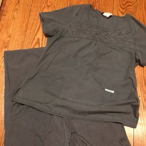 Cherokee women’s scrub set